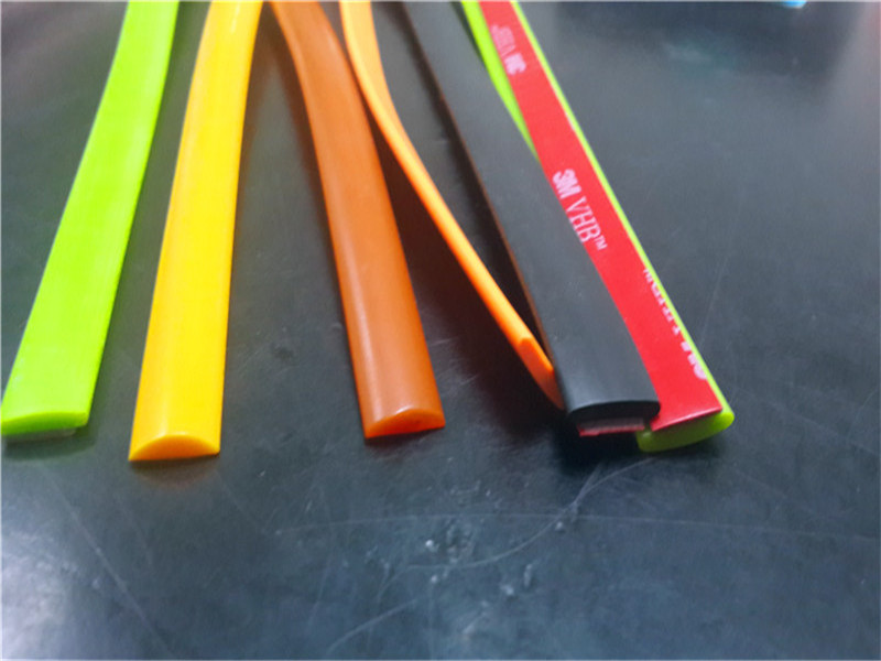 PLASTIC STRIP/TRIM