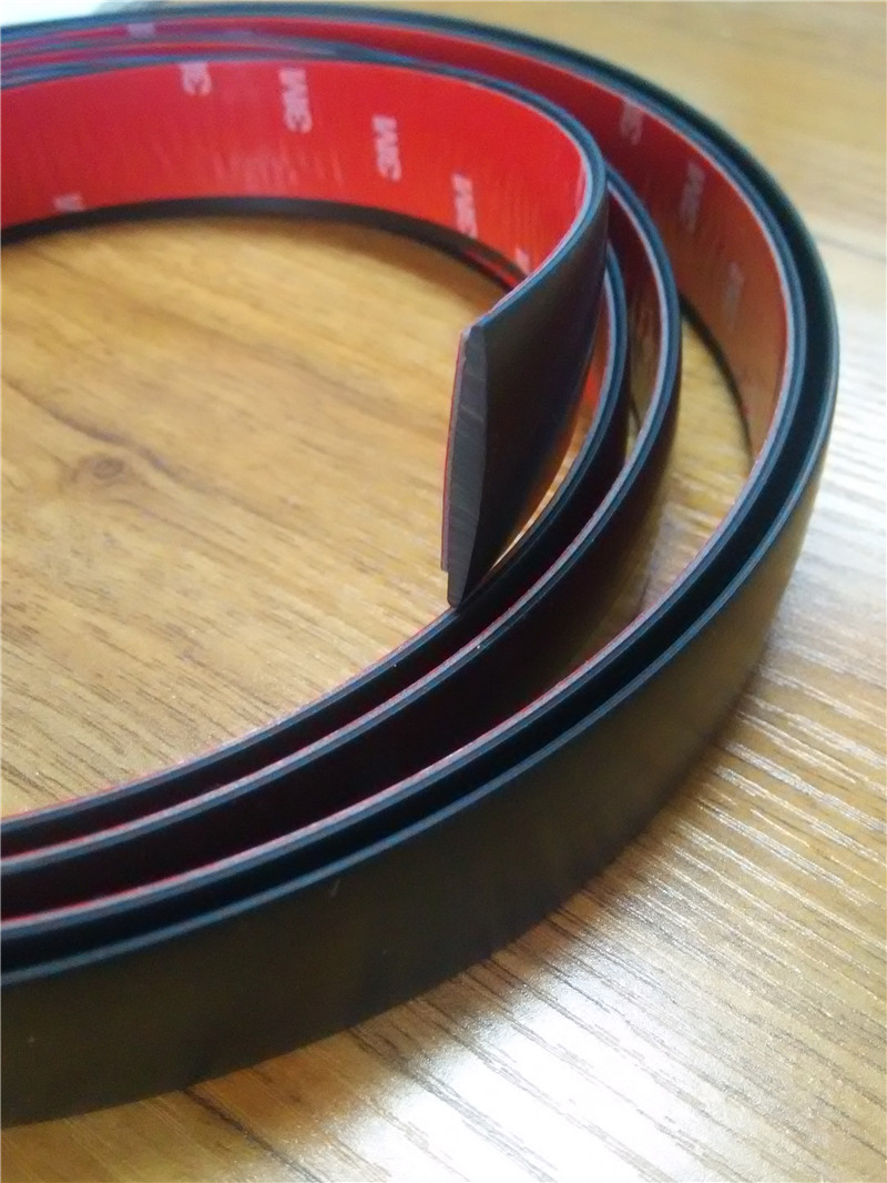 PLASTIC STRIP/TRIM